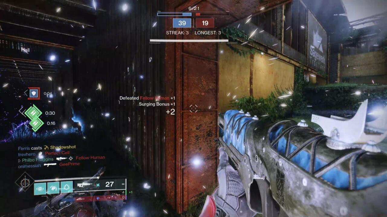 Kill streaks make you Surging, which gives you additional points per kill. Reach five consecutive kills to become Primed, earning triple point values.