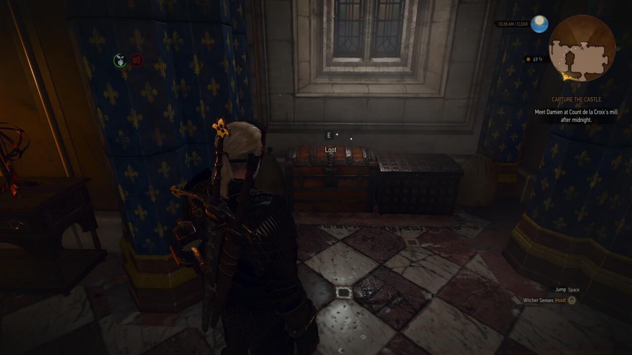 The chest containing the free loot. 