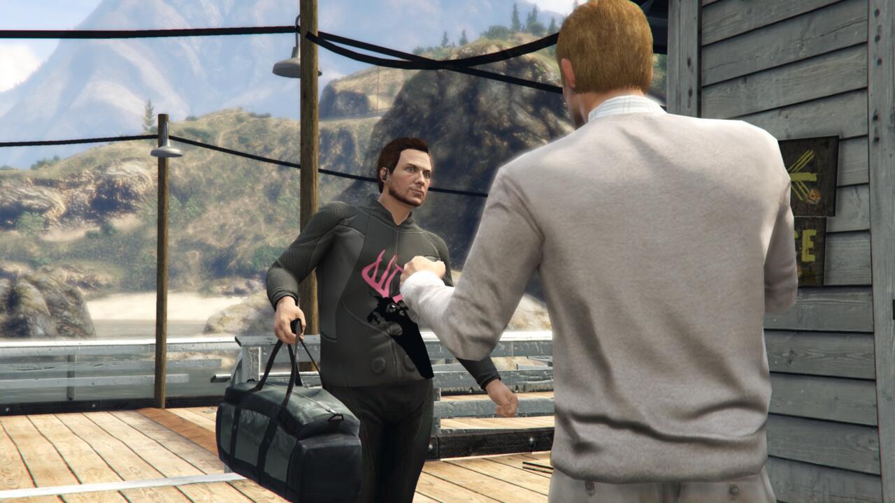 Escape the cops and find the buyer