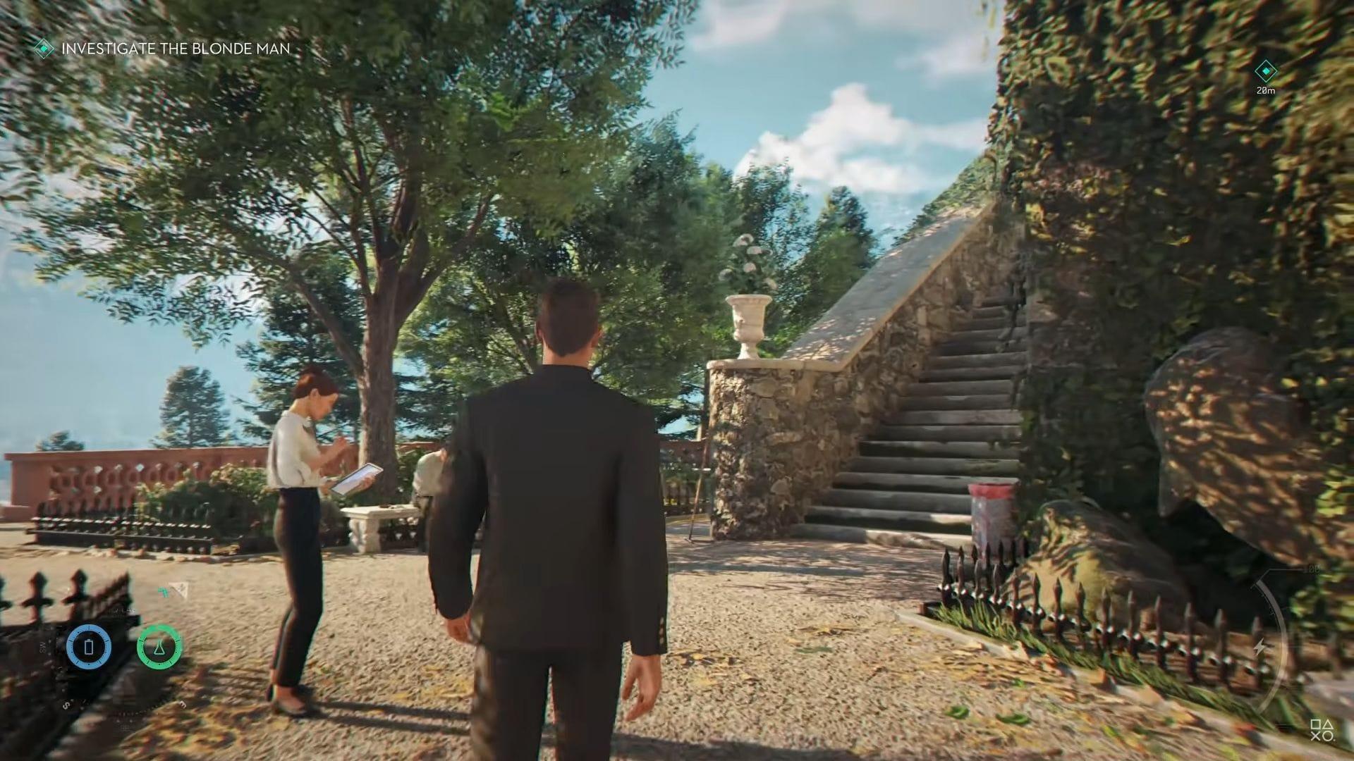 Bond observing his surroundings in 007 First Light (Image via PlayStation || IO Interactive)